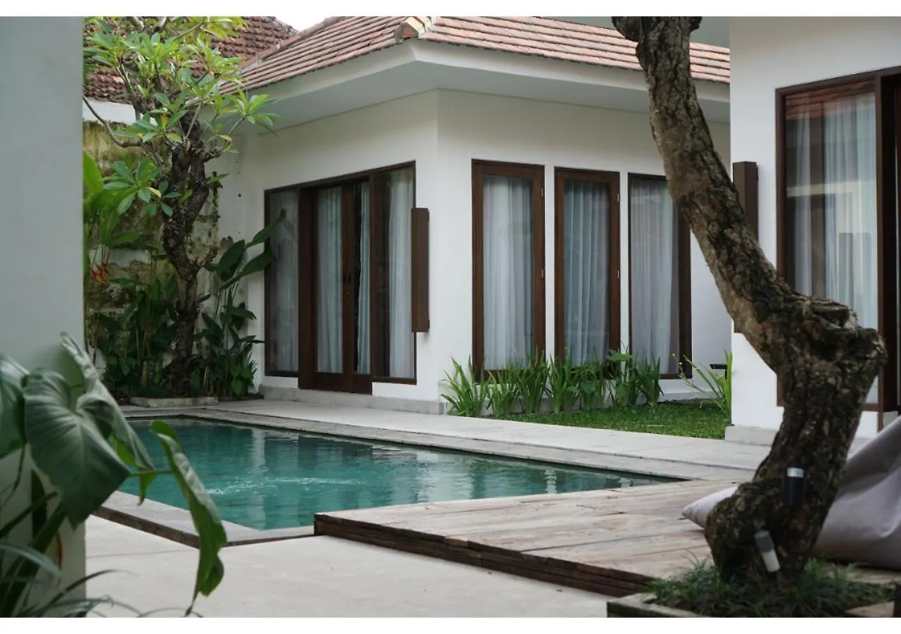 Warga Villa Umalas Canggu  Indonesia