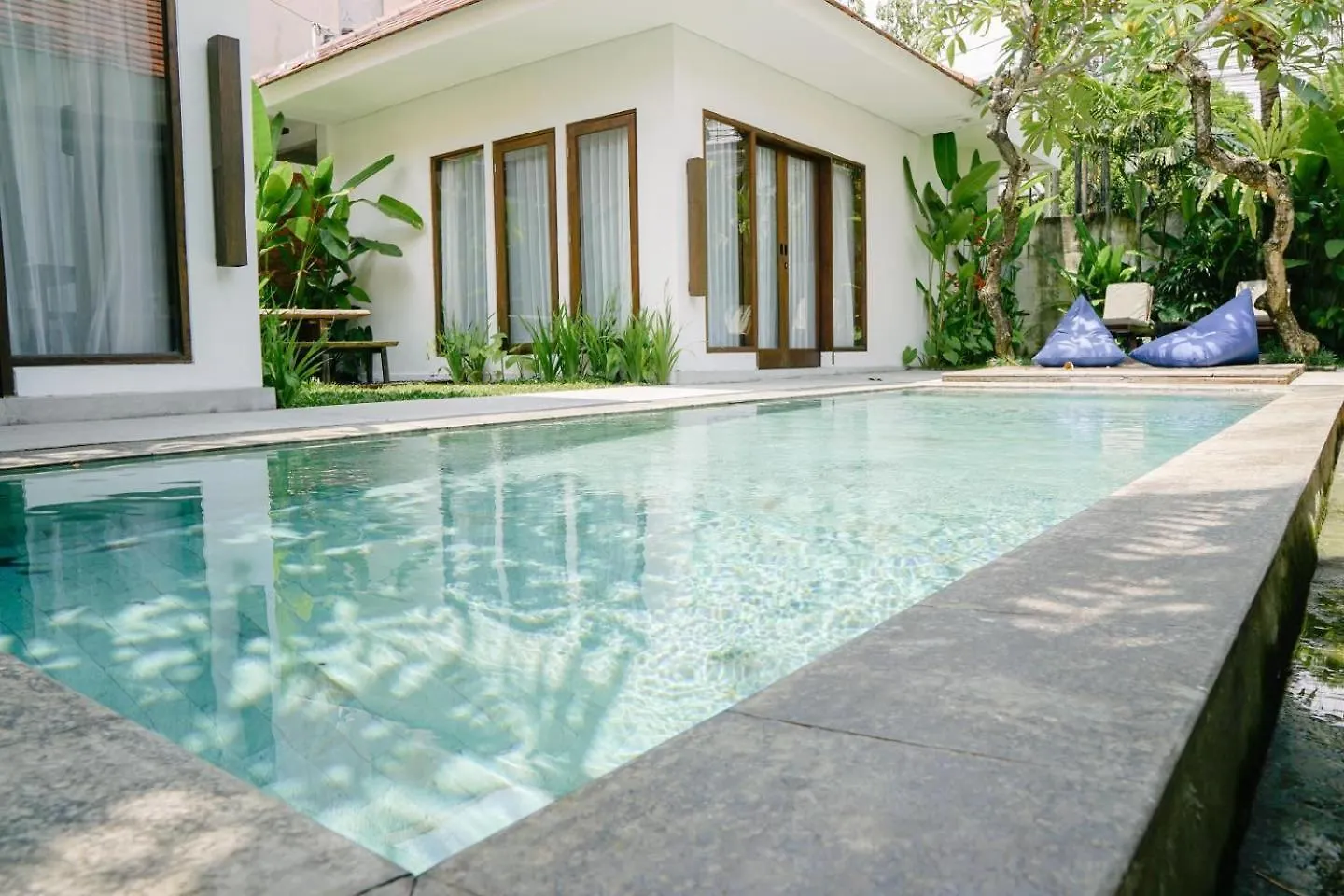 Warga Villa Umalas Canggu  Indonesia